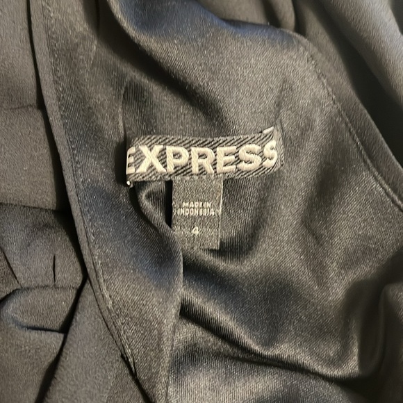 Express Black Romper - Picture 4 of 7